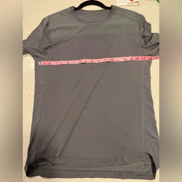 Lululemon Men's Small Metal Vent Tech Gray Athletic Shirt - Picture 6 of 7